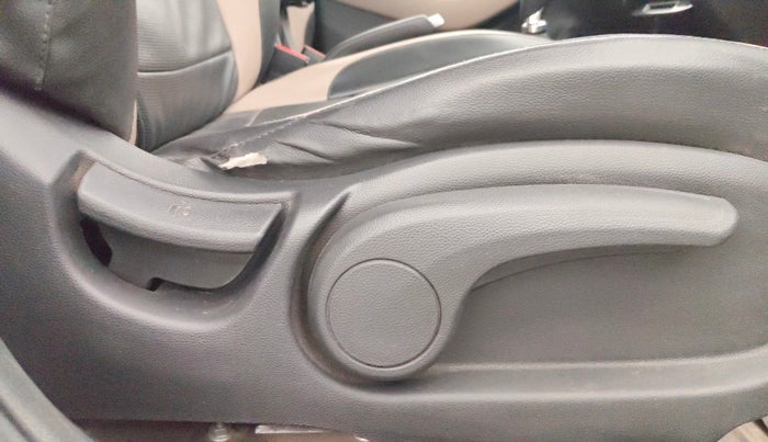 2014 Hyundai Elite i20 ASTA 1.2, Petrol, Manual, 65,004 km, Driver Side Adjustment Panel