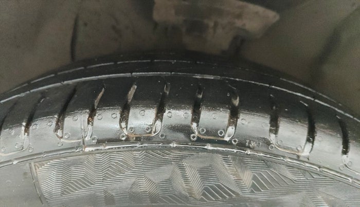 2014 Hyundai Elite i20 ASTA 1.2, Petrol, Manual, 65,004 km, Left Front Tyre Tread