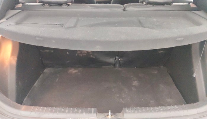 2014 Hyundai Elite i20 ASTA 1.2, Petrol, Manual, 65,004 km, Boot Inside