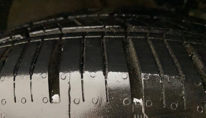 2016 Hyundai Creta SX PLUS AT 1.6 PETROL, Petrol, Automatic, 86,625 km, Right Front Tyre Tread