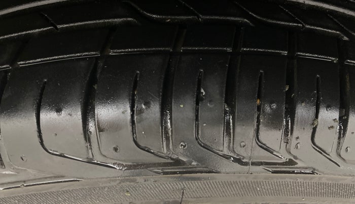 2017 Honda WR-V 1.2L I-VTEC VX MT, Petrol, Manual, 28,874 km, Left Front Tyre Tread