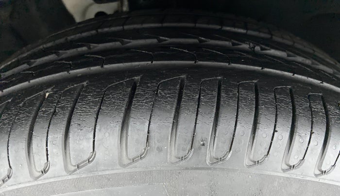2013 Audi Q3 2.0 TDI QUATTRO, Diesel, Automatic, 90,296 km, Right Front Tyre Tread