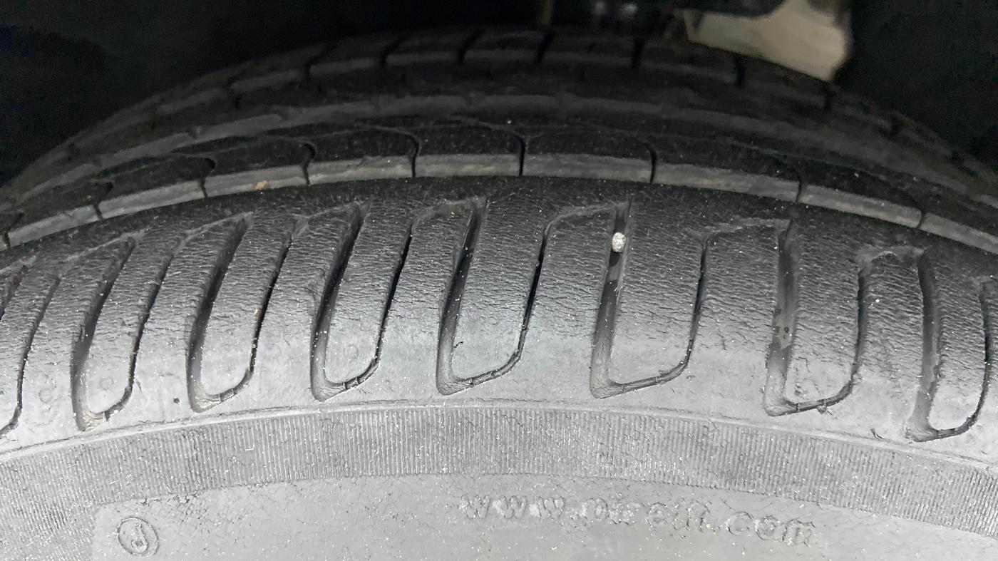 2013 Audi Q3 2.0 TDI QUATTRO, Diesel, Automatic, 90,296 km, Left Front Tyre Tread