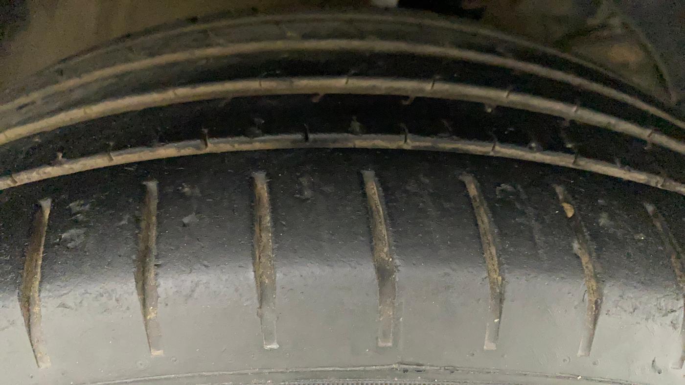 2019 Maruti Baleno ZETA PETROL 1.2, Petrol, Manual, 43,706 km, Right Front Tyre Tread