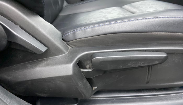 2022 Tata ALTROZ XZ PLUS DIESEL DARK EDITION, Diesel, Manual, 37,850 km, Driver Side Adjustment Panel