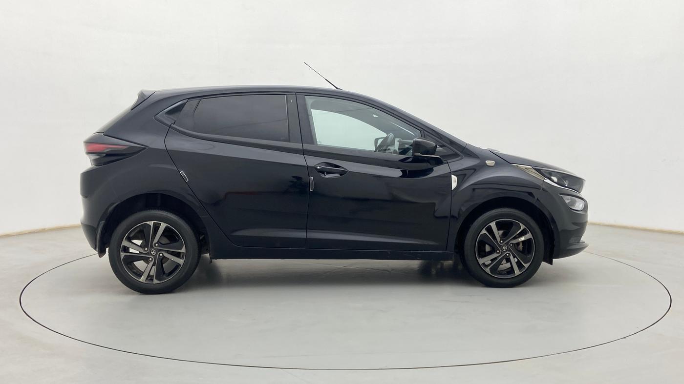 2022 Tata ALTROZ XZ PLUS DIESEL DARK EDITION, Diesel, Manual, 37,850 km, Right Side View