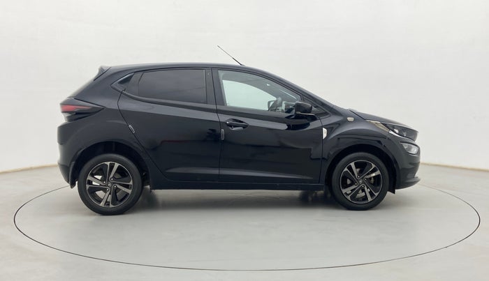 2022 Tata ALTROZ XZ PLUS DIESEL DARK EDITION, Diesel, Manual, 37,850 km, Right Side View