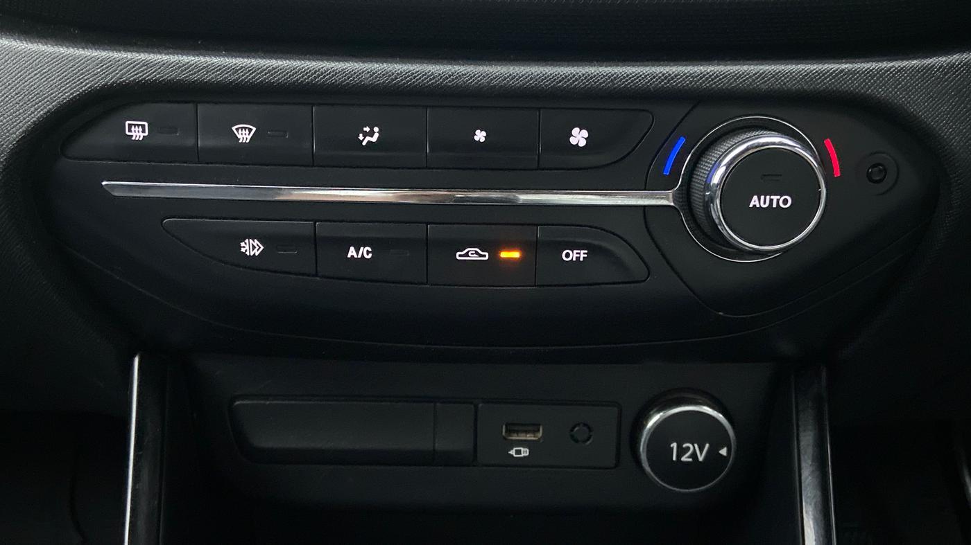 2022 Tata ALTROZ XZ PLUS DIESEL DARK EDITION, Diesel, Manual, 37,850 km, Automatic Climate Control