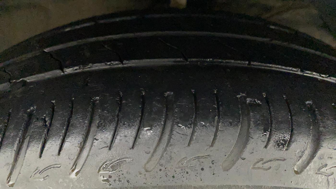 2020 Maruti Baleno DELTA PETROL 1.2, Petrol, Manual, 52,747 km, Right Front Tyre Tread