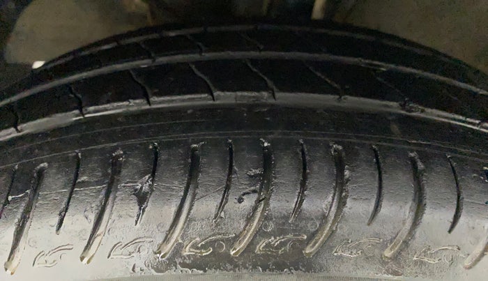 2020 Maruti Baleno DELTA PETROL 1.2, Petrol, Manual, 52,747 km, Left Front Tyre Tread