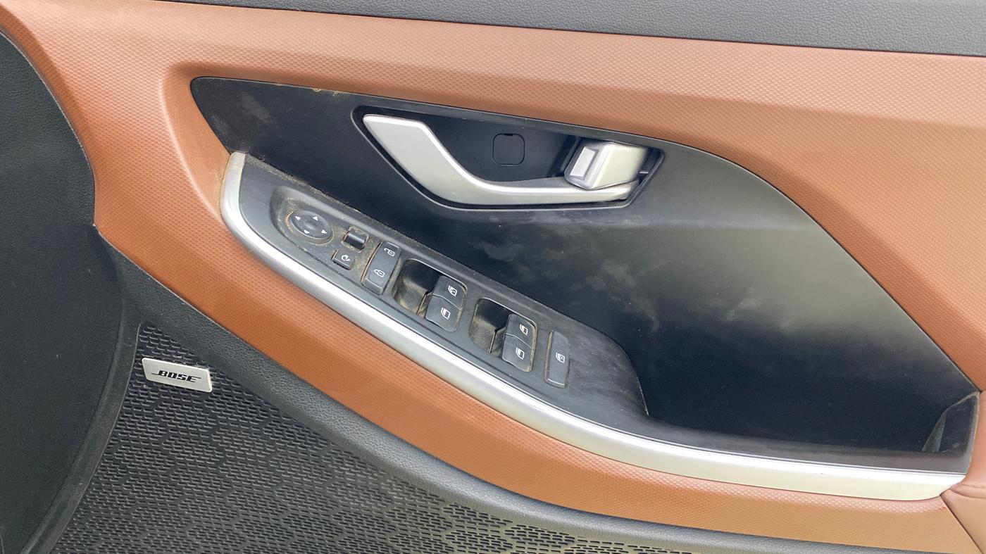 2023 Hyundai ALCAZAR PLATINUM 1.5 TURBO PETROL MT 7STR, Petrol, Manual, 24,496 km, Driver Side Door Panels Control