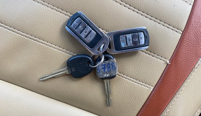 2017 Hyundai Grand i10 ERA 1.2 KAPPA VTVT, Petrol, Manual, 68,596 km, Key Close Up