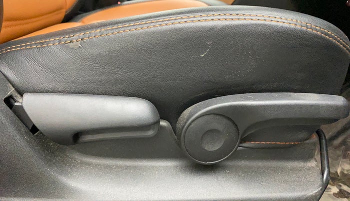 2021 Maruti Vitara Brezza ZXI AT SHVS, Petrol, Automatic, 35,713 km, Driver Side Adjustment Panel
