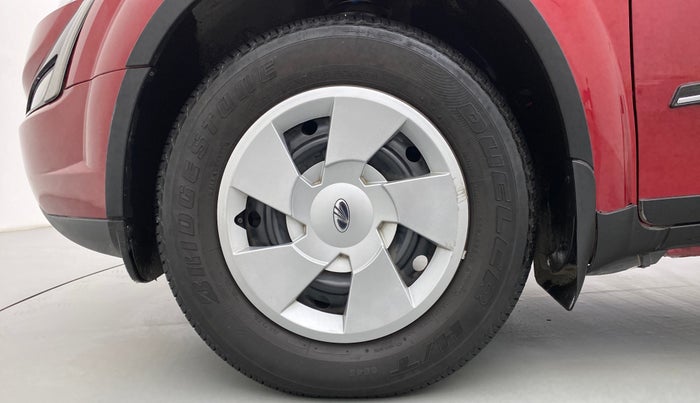 2019 Mahindra XUV500 W7 AT, Diesel, Automatic, 26,780 km, Left Front Wheel