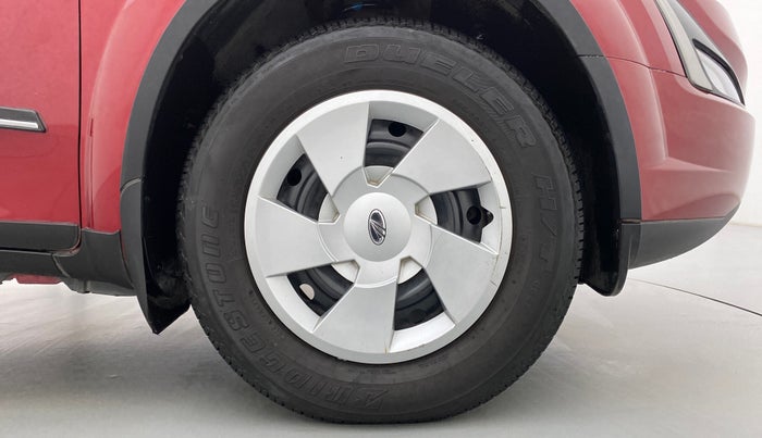 2019 Mahindra XUV500 W7 AT, Diesel, Automatic, 26,780 km, Right Front Wheel