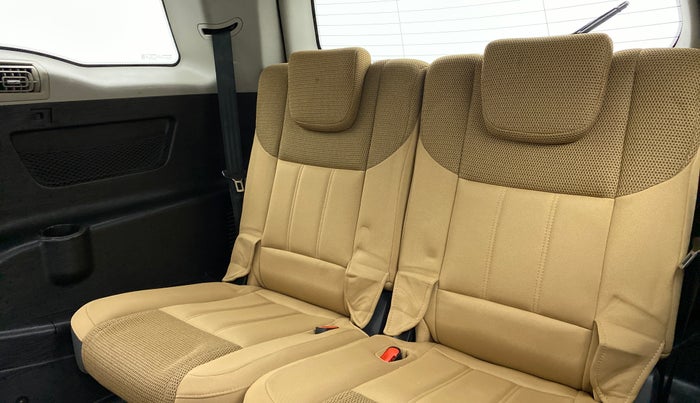 2019 Mahindra XUV500 W7 AT, Diesel, Automatic, 26,780 km, Third Seat Row ( optional )