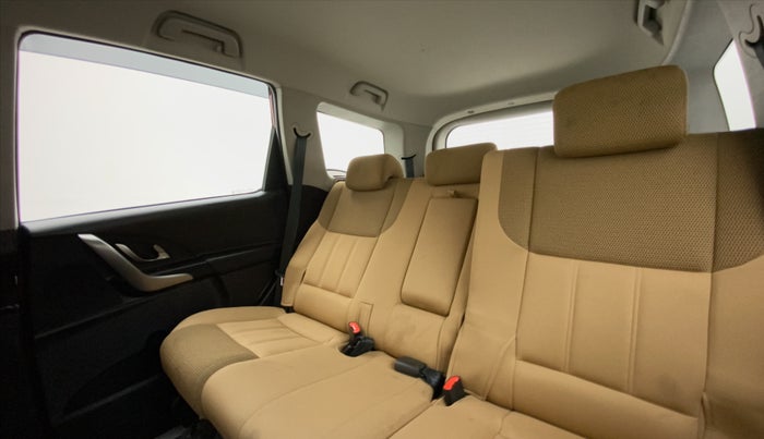 2019 Mahindra XUV500 W7 AT, Diesel, Automatic, 26,780 km, Reclining Back Row Seats