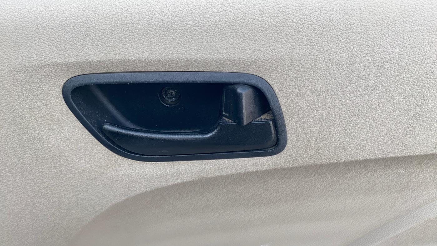 2021 Hyundai NEW SANTRO ERA EXECUTIVE, Petrol, Manual, 81,854 km, Driver Side Door Panels Control