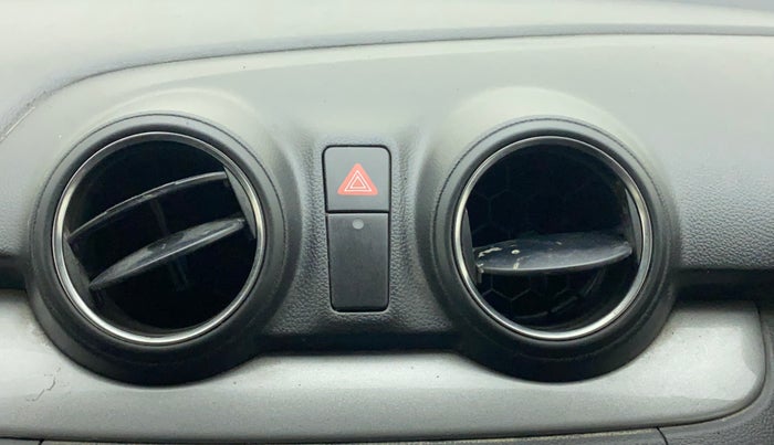 2018 Maruti Swift ZXI, Petrol, Manual, 29,725 km, AC Unit - Front vent has minor damage