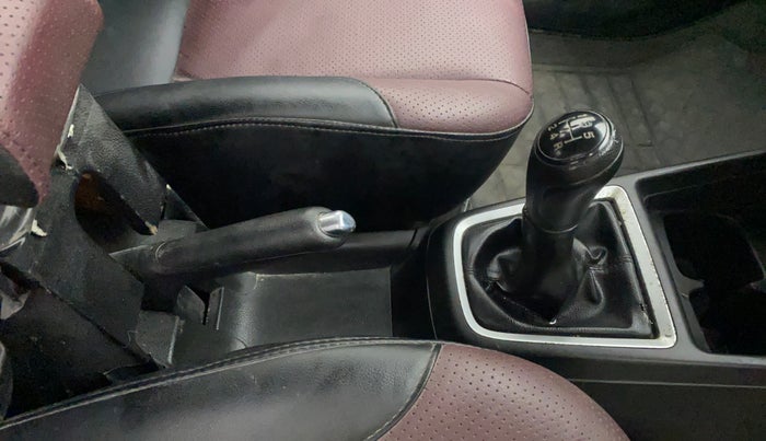 2018 Maruti Swift ZXI, Petrol, Manual, 29,725 km, Gear Lever