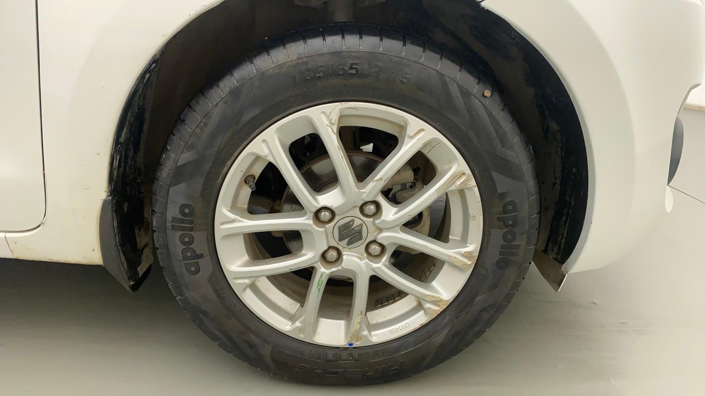 2018 Maruti Swift ZXI, Petrol, Manual, 29,725 km, Right Front Wheel