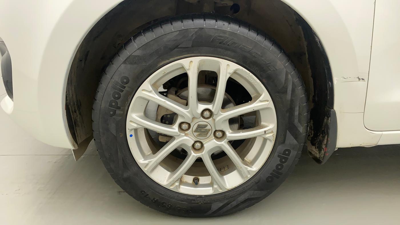 2018 Maruti Swift ZXI, Petrol, Manual, 29,725 km, Left Front Wheel