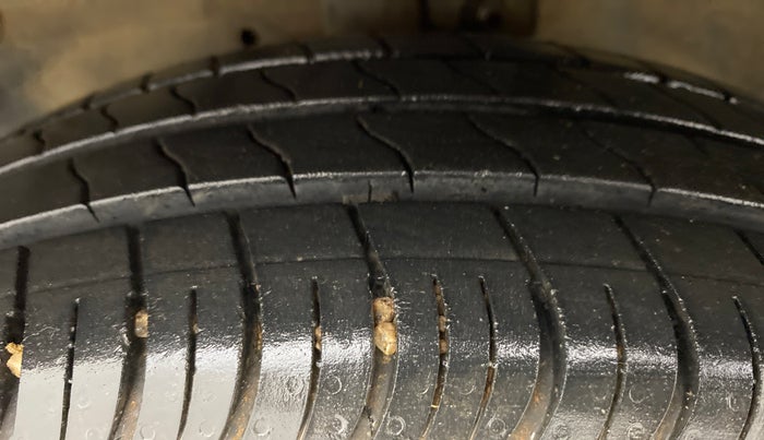 2015 Maruti Celerio VXI AGS, Petrol, Automatic, 94,224 km, Left Front Tyre Tread