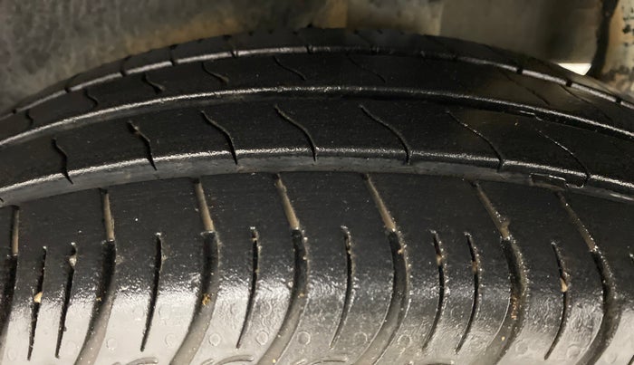 2015 Maruti Celerio VXI AGS, Petrol, Automatic, 94,224 km, Left Rear Tyre Tread