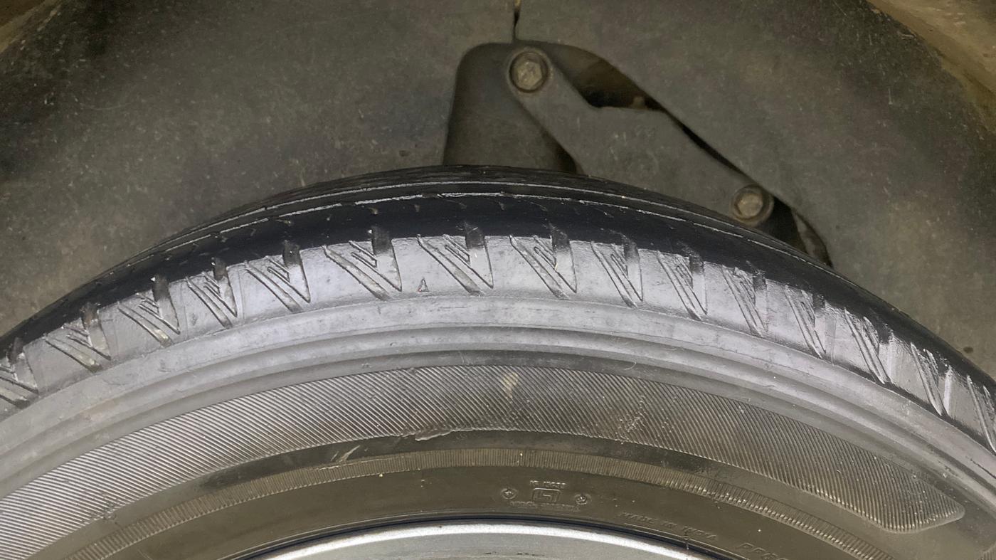 2021 Tata Safari XT, Diesel, Manual, 1,05,375 km, Right Rear Tyre Tread