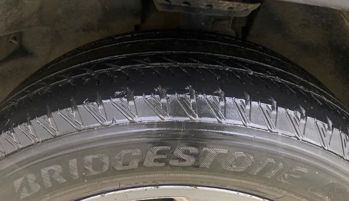 2021 Tata Safari XT, Diesel, Manual, 1,05,219 km, Left Front Tyre Tread