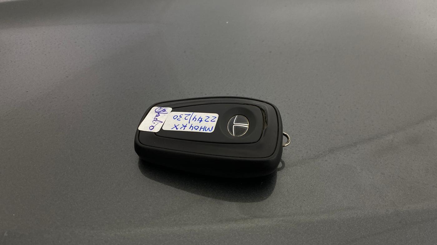 2021 Tata Safari XT, Diesel, Manual, 1,05,375 km, Key Close Up
