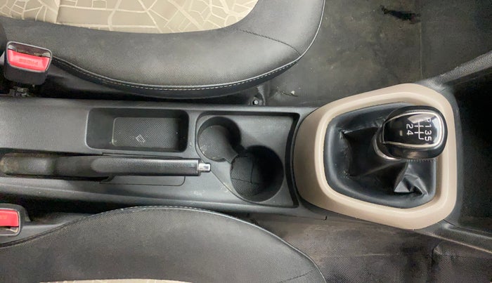 2015 Hyundai Grand i10 ASTA 1.1 CRDI, Diesel, Manual, 1,33,575 km, Gear Lever