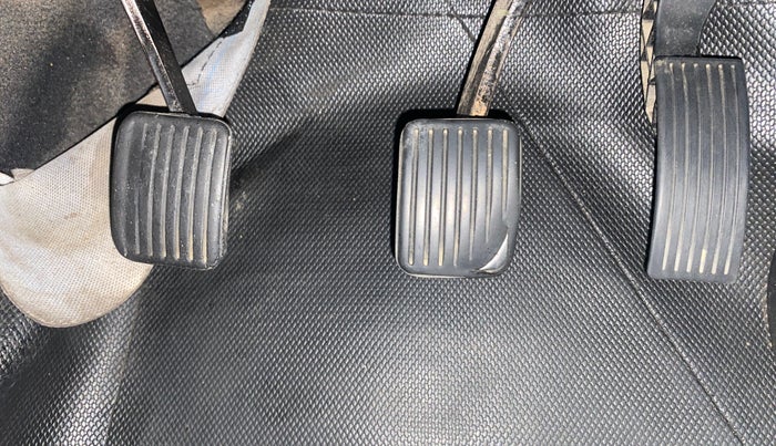 2015 Hyundai Grand i10 ASTA 1.1 CRDI, Diesel, Manual, 1,33,575 km, Pedals