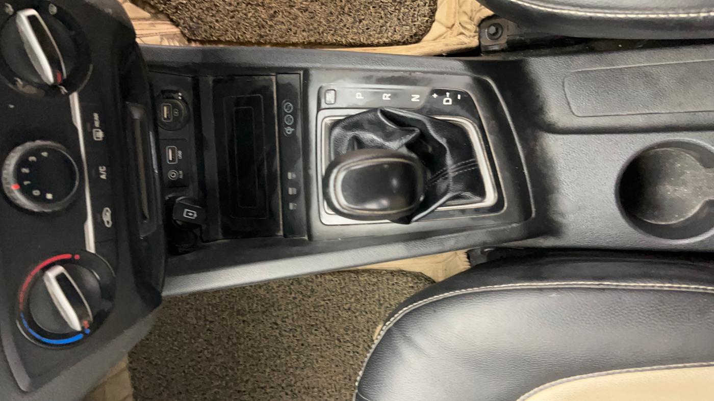 2019 Hyundai Elite i20 SPORTZ PLUS  1.2 CVT, Petrol, Automatic, 56,841 km, Gear Lever