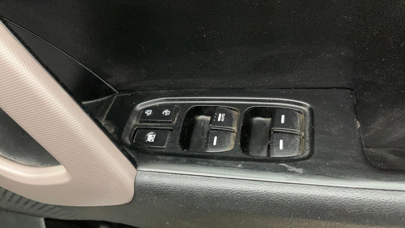 2019 Hyundai Creta SX 1.6 PETROL, Petrol, Manual, 49,067 km, Driver Side Door Panels Control