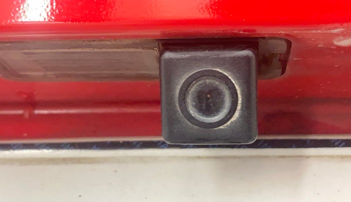 2017 Volkswagen Polo HIGHLINE PLUS 1.2(16 ALLOY, Petrol, Manual, 1,04,272 km, Parking Camera