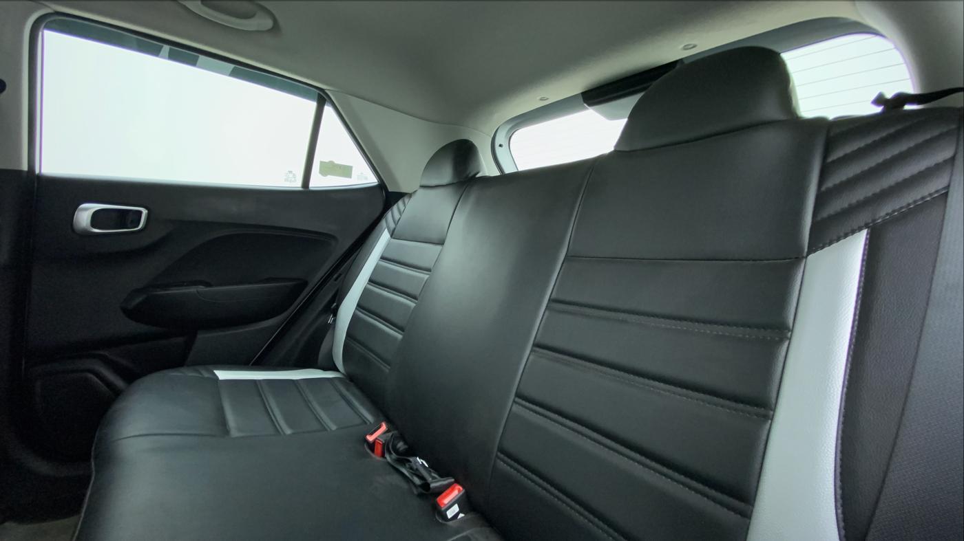 2020 Hyundai VENUE S MT 1.2 KAPPA, Petrol, Manual, 1,862 km, Right Side Rear Door Cabin