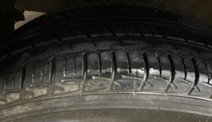 2018 Maruti Baleno DELTA PETROL 1.2, Petrol, Manual, 55,165 km, Left Front Tyre Tread