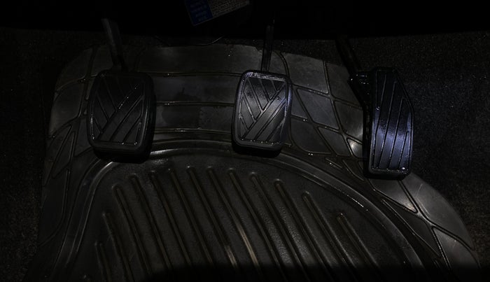 2018 Maruti Baleno DELTA PETROL 1.2, Petrol, Manual, 55,165 km, Pedals