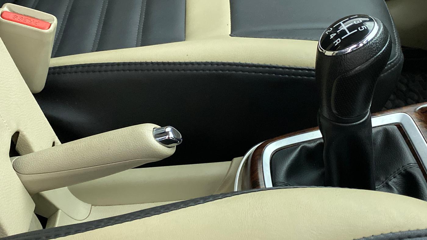 2019 Maruti Dzire VXI, Petrol, Manual, 23,170 km, Gear Lever