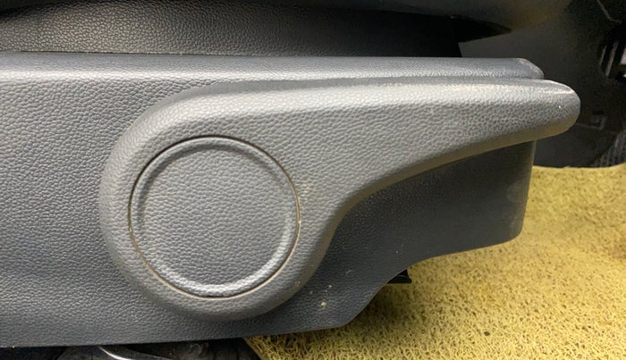 2015 Hyundai Grand i10 ASTA 1.2 KAPPA VTVT, Petrol, Manual, 93,383 km, Driver Side Adjustment Panel