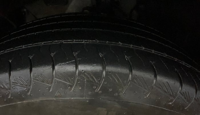 2014 Nissan Terrano XL (P), Petrol, Manual, 80,679 km, Left Front Tyre Tread