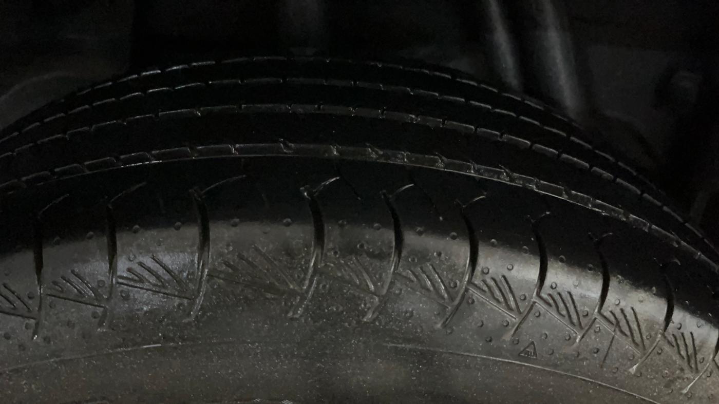 2014 Nissan Terrano XL (P), Petrol, Manual, 80,790 km, Right Rear Tyre Tread