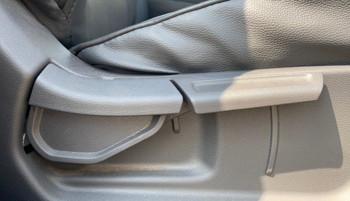 2024 Hyundai GRAND I10 NIOS SPORTZ 1.2 KAPPA VTVT, Petrol, Manual, 4,302 km, Driver Side Adjustment Panel