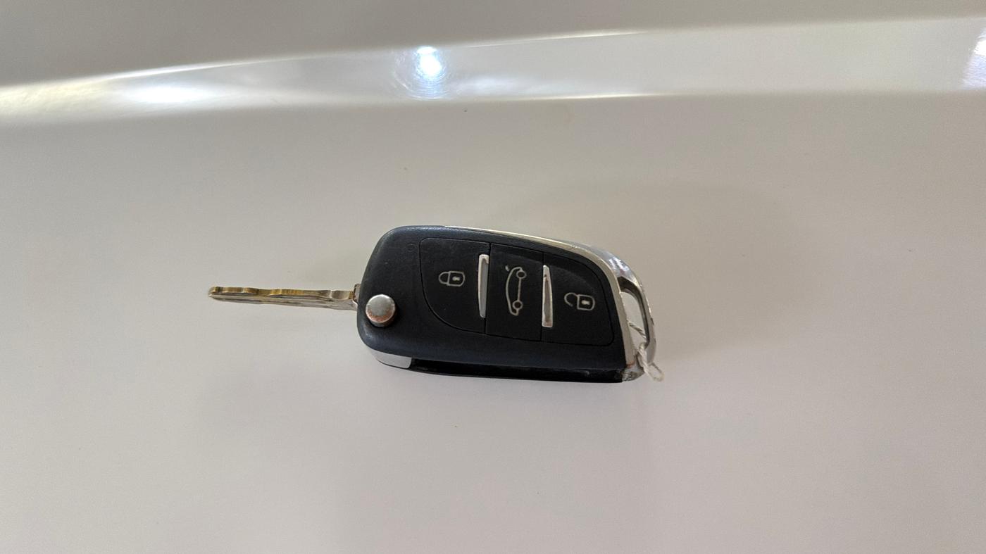 2022 Renault Kiger RXE MT, Petrol, Manual, 20,619 km, Key Close Up