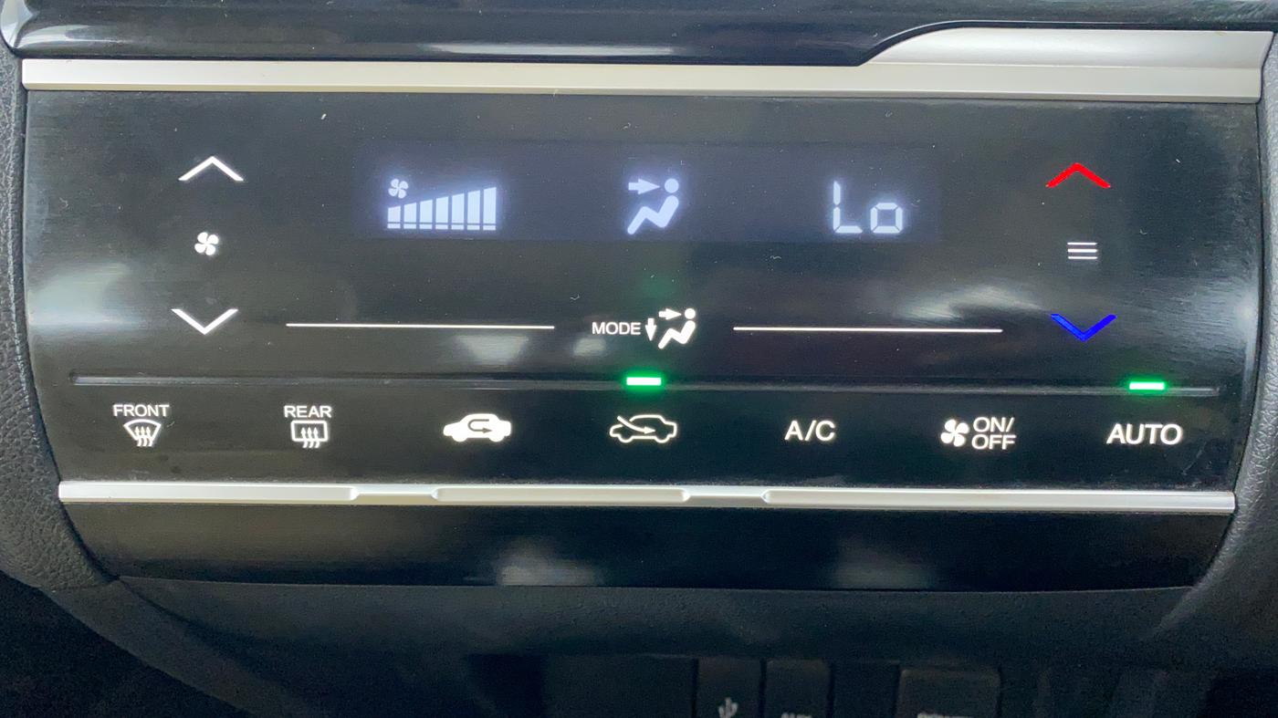 2017 Honda Jazz 1.2 V AT, Petrol, Automatic, 27,449 km, Automatic Climate Control