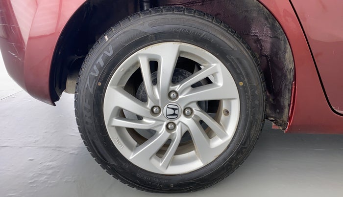 2017 Honda Jazz 1.2 V AT, Petrol, Automatic, 27,449 km, Right Rear Wheel