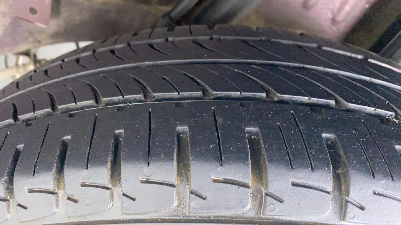 2017 Honda Jazz 1.2 V AT, Petrol, Automatic, 27,449 km, Left Rear Tyre Tread