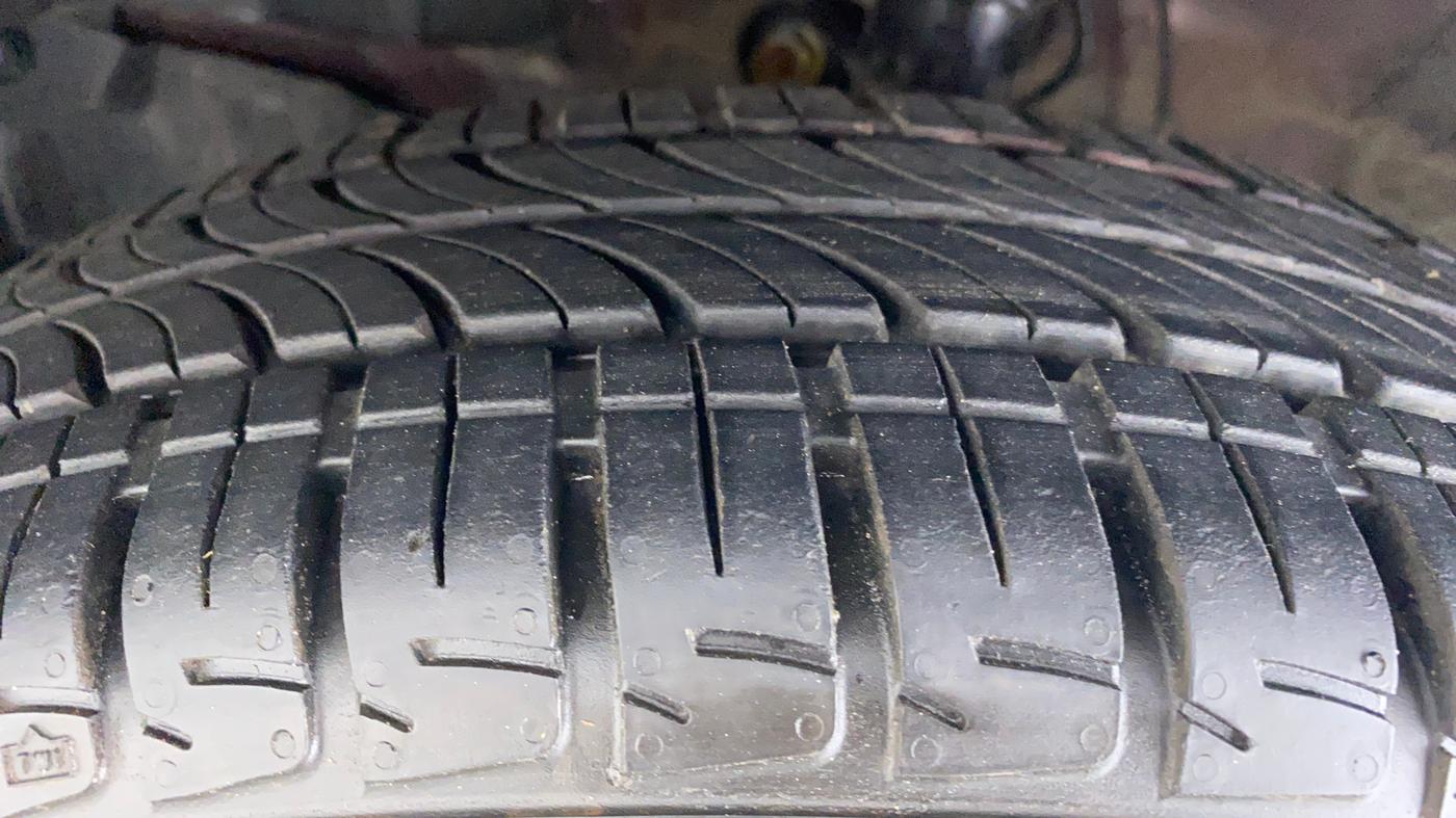 2017 Honda Jazz 1.2 V AT, Petrol, Automatic, 27,449 km, Left Front Tyre Tread