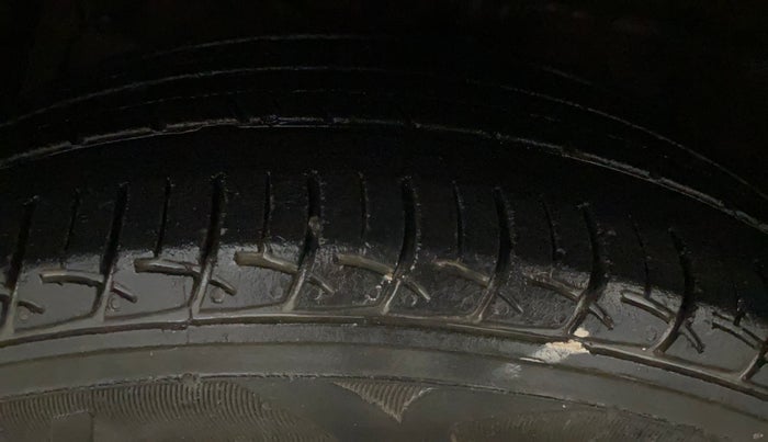 2019 Maruti Ciaz DELTA 1.5 SHVS MT PETROL, Petrol, Manual, 52,183 km, Left Front Tyre Tread